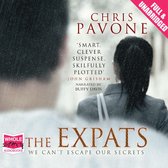 Boekcover van 'The Expats' met op de achtergrond de silhouetten van twee personen en tekst 'Chris Pavone' en 'The Expats'.