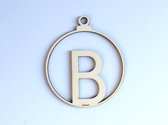 HOUTEN KERSTVERSIERING / WOODEN CHRISTMAS DECORATION - KERSTBAL / CHRISTMAS TREE BAUBLE - Letter B - 9cm - LICHT HOUT / NATURAL WOOD - HOUTEN HANGERS - KERSTBOOM - ALFABET / ALPHAB