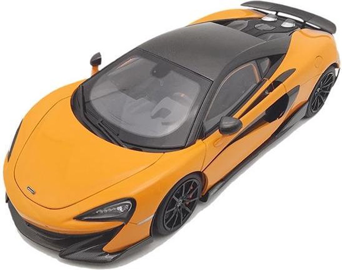 De 1:18 Diecast modelauto van de McLaren 600 LT in Orange.De fabrikant van het schaalmodel is LCD Models.Dit model is alleen online beschikbaar.