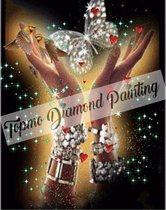 TOPMO - Vlinder in handen- 40X50CM- Diamond painting pakket - HQ Diamond Painting - VOLLEDIG dekkend - Diamant Schilderen - voor Volwassenen – ROND