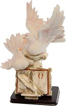 2 duiven met boek op houten sokkel | decoratie | geschenk | huwelijk | jubileum | huisdecoratie | themafeest