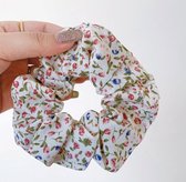 Scrunchie bloemenprint | wit