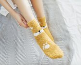 Warme sokken dames - fluffy sokken - huissokken - grijs - wit - winter sokken - print kat met ogen - 36-40 - cadeau - voor haar