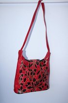 1001musthaves.com Lederen dames tas met bloemenpatroon rood zwart 26 x 28 cm