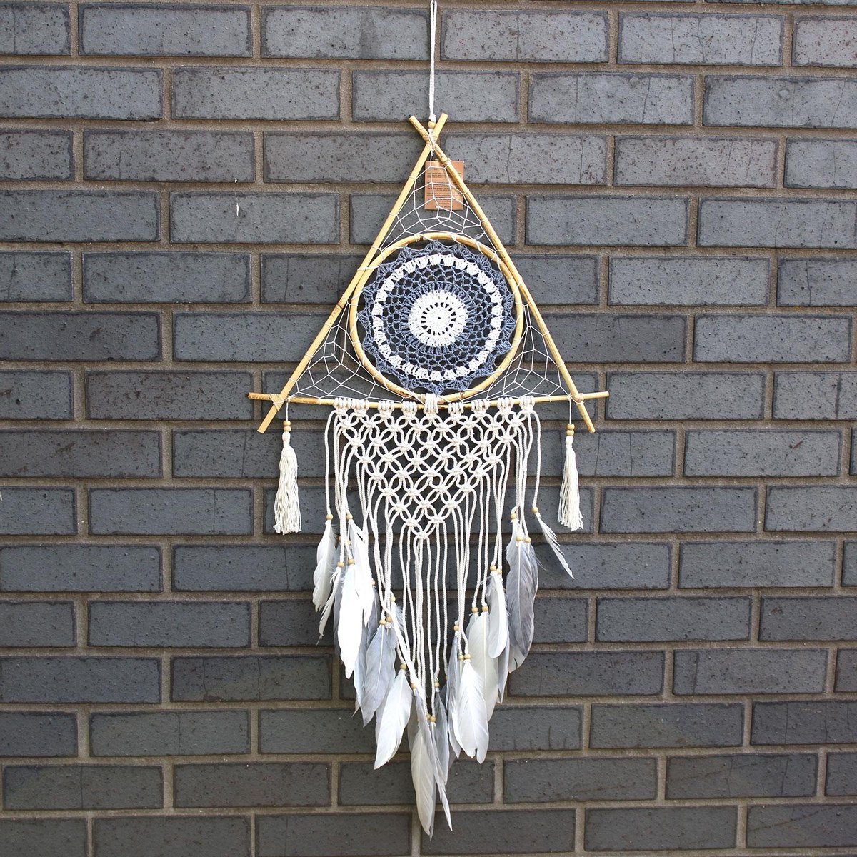 Ancient Wisdom Macramé Dromenvanger - Bescherming - Piramide - Wit & Grijs - 39x1x45x83cm