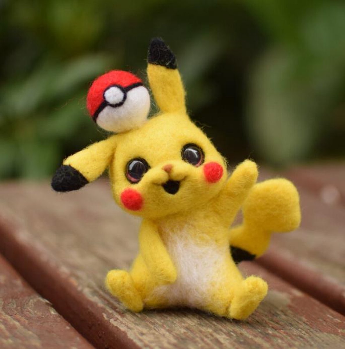 Blog loisirs créatifs et DIY: DIY : Le sweat Pikachu