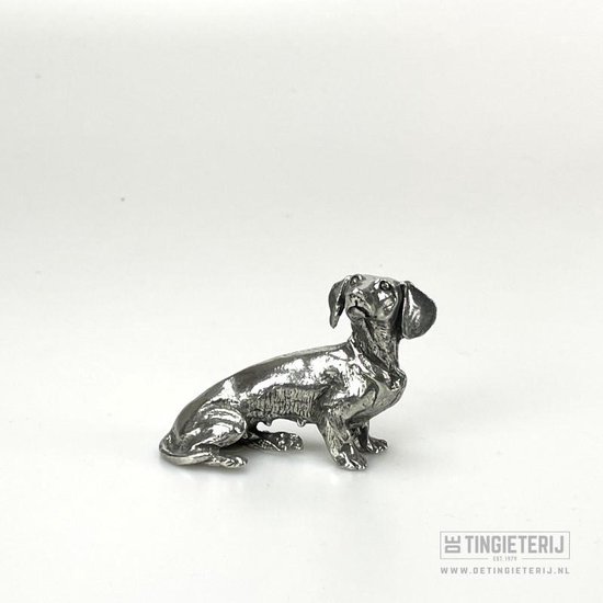 Beeldje Teckel - zittend - Gladharige teckel - Tin - Miniatuur Teckel - Teckel Cadeau - Unieke Hondenbeeldjes