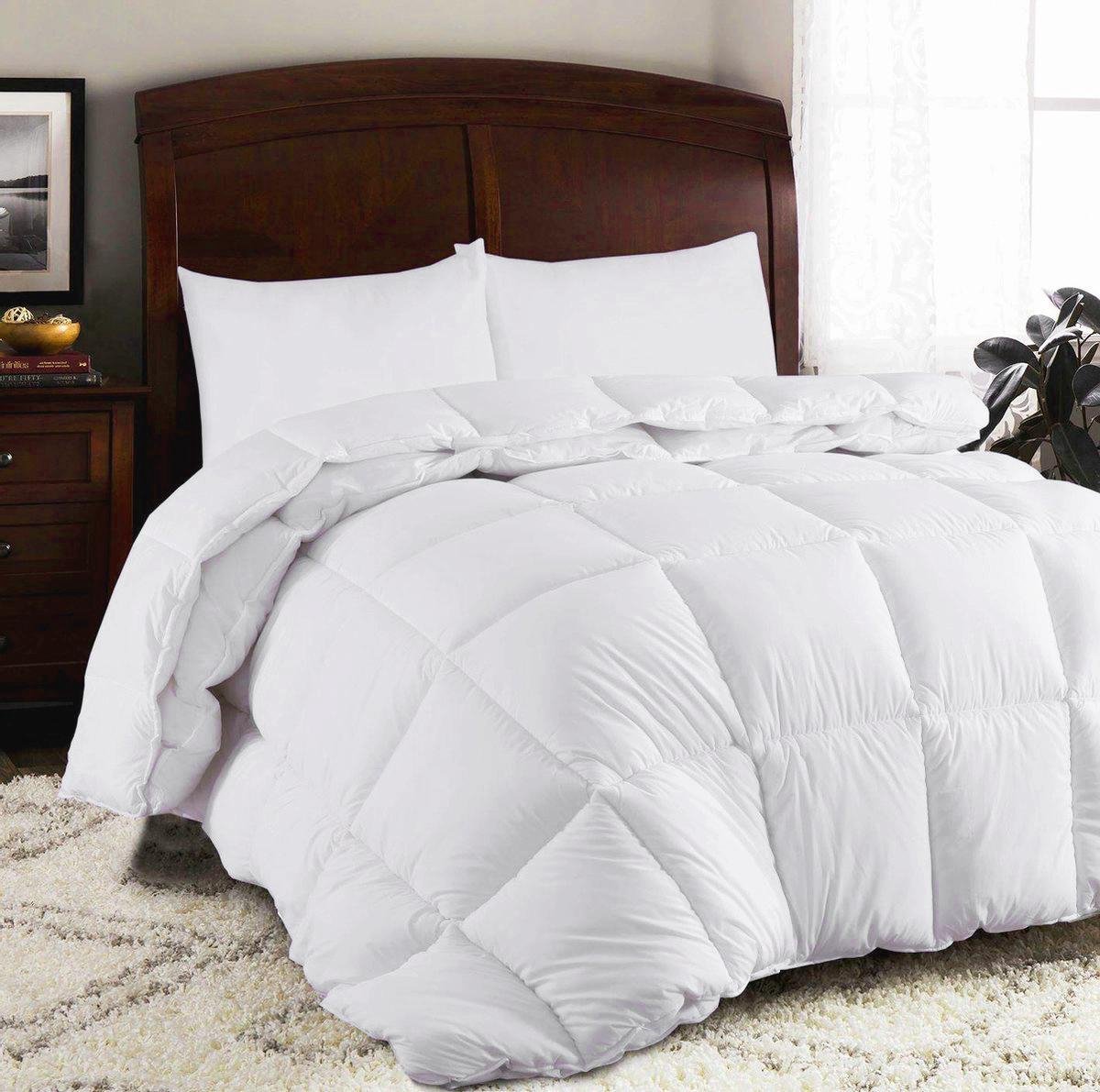 Homéé 4 Seizoenen dekbed 3dTEX tweepersoons 200x200cm tijk 100% percale katoen carré doorgestikt