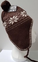 Muts kind / tiener > 8 jaar met pompon en oorflap donkerbruin - Muts meisje - Muts jongen - Wintermuts