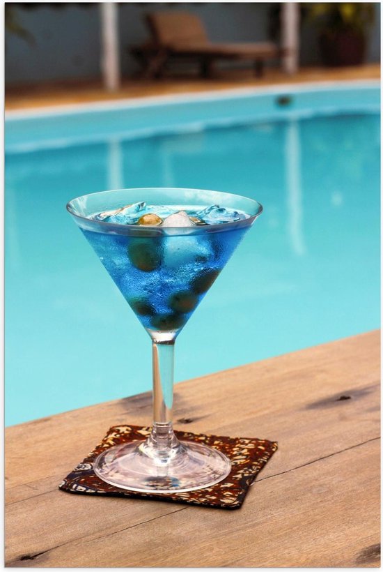 Poster – Blauwe Cocktail aan het Zwembad - 80x120cm Foto op Posterpapier