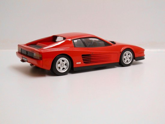Modèle Réduit Ferrari Testarossa US Version 1984 – échelle 1/18 – Couleur Blanche – Métal – KK Scale Models - 8
