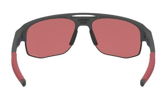 Oakley deals mercenary golf