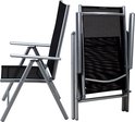 Zilverkleurige aluminium tuinstoel met zwart textileen zitting en rugleuning, ook in opgevouwen toestand.