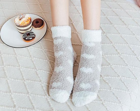 Warme sokken - dames - fluffy - huissokken - beige - bruin - print hart - hartjes - 36-40 - zacht - cadeau - voor haar