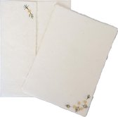 Set van 10 A5 formaat kaarten met enveloppen van handgeschept papier met bloemetjes