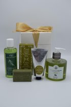 Luxe geschenk cosmetica olijfolie - verjaardag - Valentijn - zomaar - elke gelegenheid - mooie doos met satijnen strik