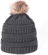 Muts Met Bol Grijs • Beanie • Winter • Koud • Mode • Mutsen • Zwart • Wit • Beige • Lichtgrijs