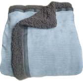 Extra grote handgemaakte lichtblauwe woondeken of plaid chenille 210 x 150 cm