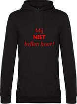 Hoodie met opdruk “Mij niet bellen hoor” Zwarte hoodie met rode opdruk.