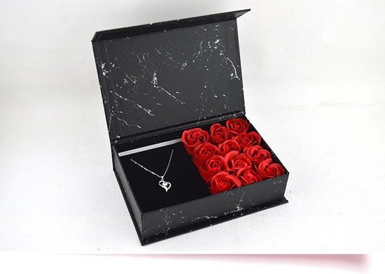 Valentijn - Valentijn cadeau - Ketting "100" talen I LOVE YOU - 12 zeep rozen -... |