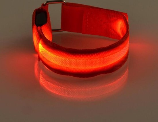2 stuks Led verlichte armband (rood) voor sportievelingen die hardlopen, fietsen en wandelen en verder iedereen die in het donker gezien wil worden - Sport armband - Hardloop verlichting lampjes - Veiligheidsband - Reflecterende armband cadeau geven