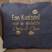 Kussenhoes met tekst cadeau | een kussen voor de allerliefste opa en oma | grijs opdruk goud 50x50cm | moederdag vaderdag