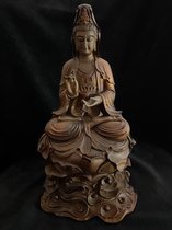 Kwan Yin, ook wel Quan Yin Guanyin of Kannon .Mooie old look Guan Yin Boeddha  30 cm