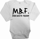 Romper baby voor een orginele bekendmaking | Zwangerschapsbekendmaking rompertje mini best friend M.B.F. | op een leuke manier bekend maken dat je zwanger bent | rompertje met teks
