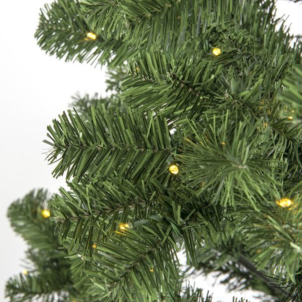 Everlands Imperial pine Kunstkerstboom - 180 cm hoog - Met verlichting met  twinkel functie | bol.com