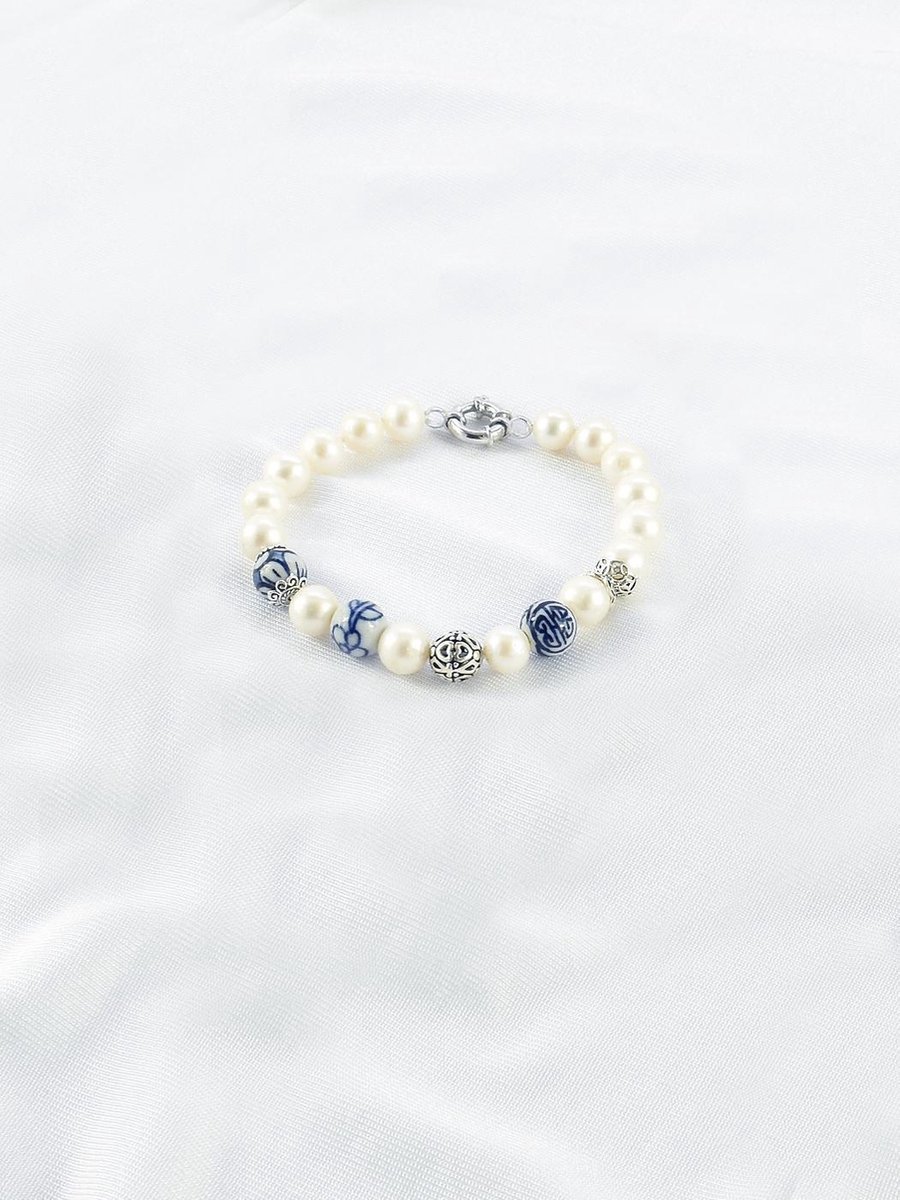 Proud Pearls® armband met Delfts blauw en prachtige zoetwaterparels