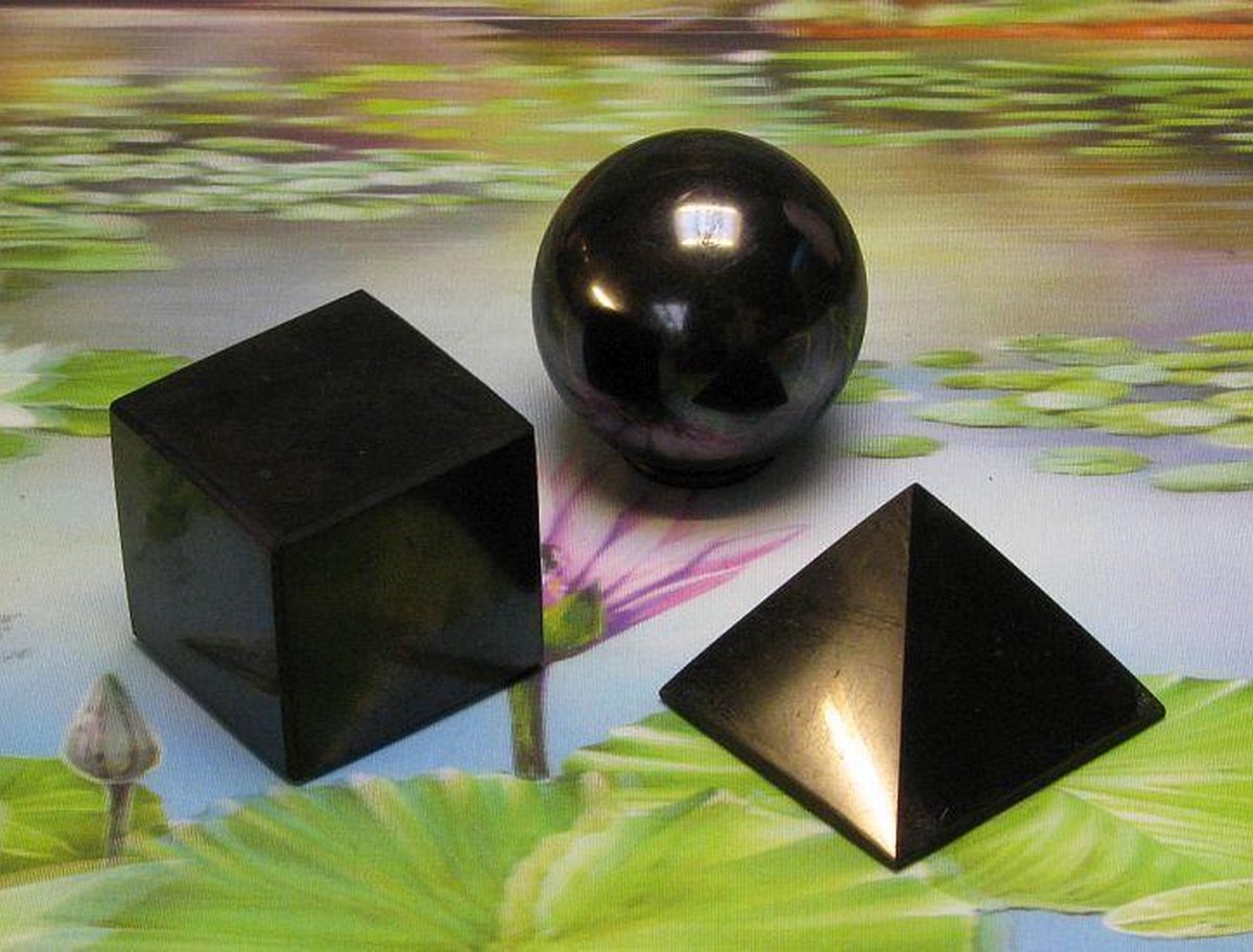 Shungiet ontstoor bol piramide kubus set 6 cm