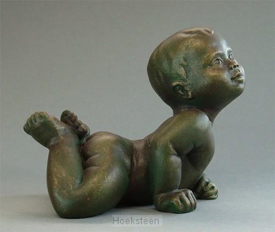Beeld baby liggend brons hoog 9cm | bol.com