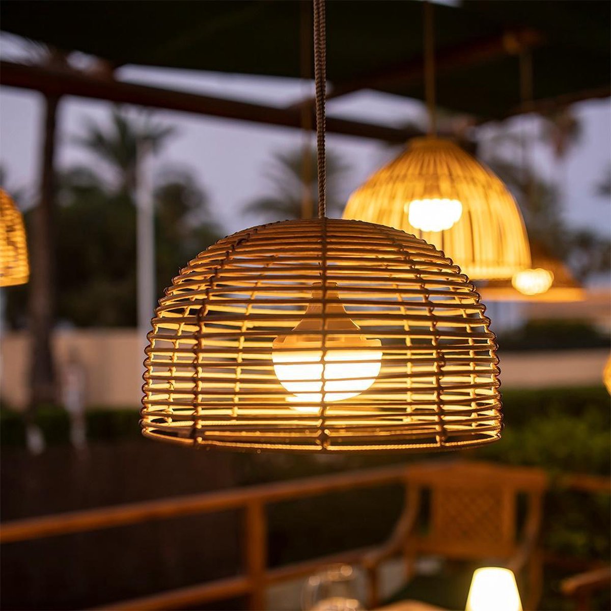 Buiten hanglamp Reona Rotan draadloos / oplaadbaar made by NewGarden
