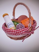 Tanner gevulde picknickmand