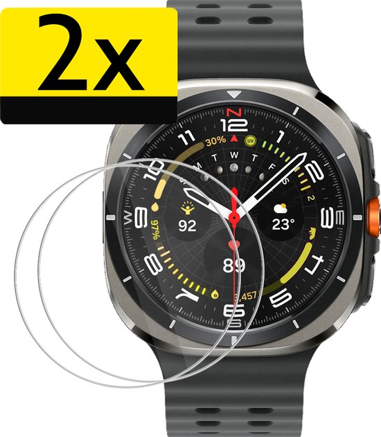 Zilverkleurige smartwatch met zwart bandje, scherm beschermd met transparant glas. "2x" staat op gele achtergrond.