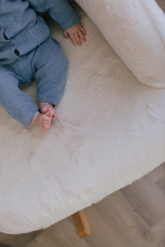 Schommelstoel Mama – Wit imitatiebont – Hout en staal
