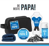 Geschenkset "De beste papa" - 5 Producten - 800 Gram - Triomf Cosmetica | Toilettas zwart Giftset man Vader Verjaardag Vaderdag Cadeau Set Sterkste Winnaar Eerste plaats Allerbeste Topper Douchegel Bodylotion Styling gel pakket Nummer 1 Blauw