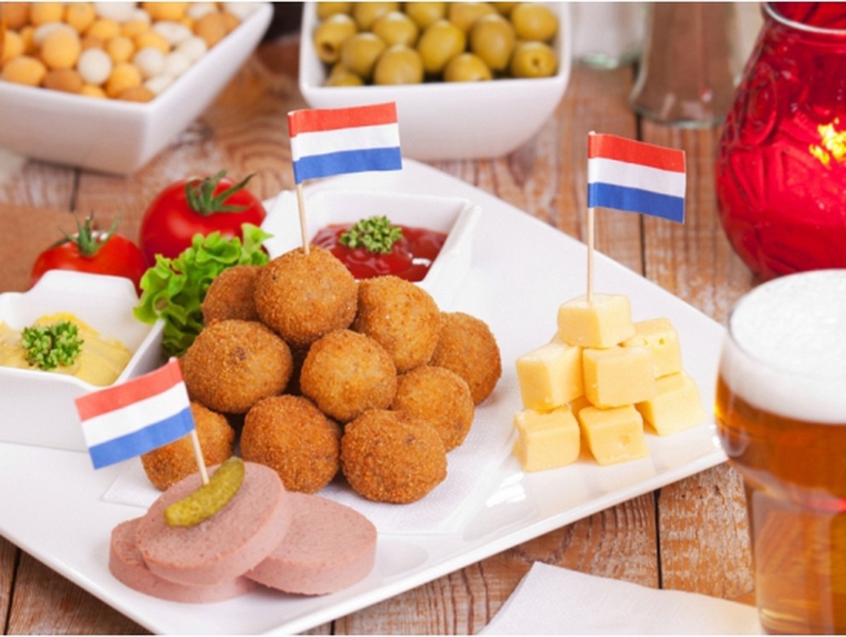 Cocktailprikkers vlag Nederland - 100x stuks - mini vlaggetjes Holland - hapjes prikkertjes - 8 cm — cadeau in Cadeau-ideeën - foto 2
