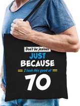 Verjaardag tas 70 jaar - this handsome man is 70 give beer - zwart