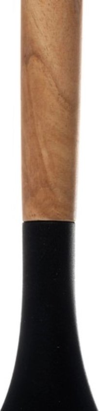 Détail d'un ustensile de cuisine noir en silicone avec un manche en bois.