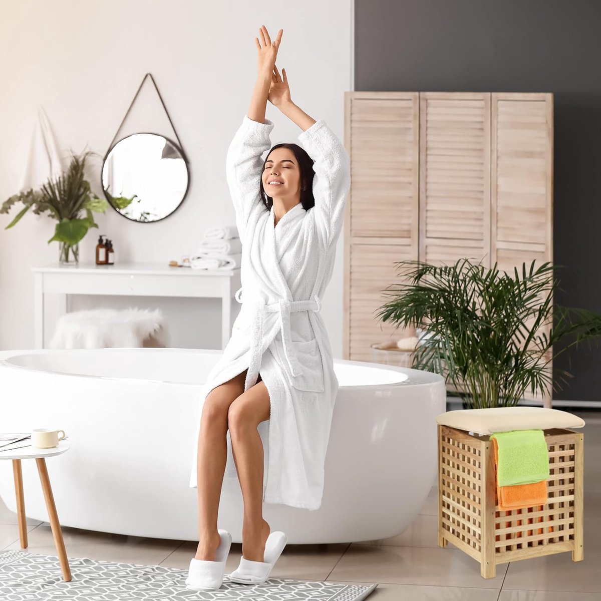 Goedkoopste Wasmand - Walnotenhouten wasmand met kruk 45 liter - badkameropbergkruk natuurlijk houten design