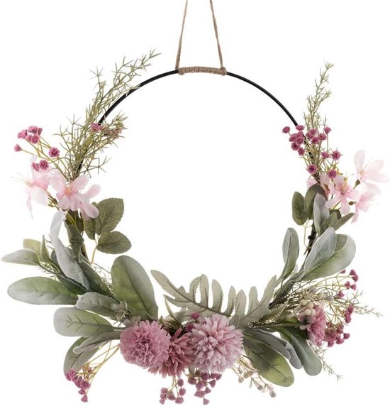 Metalen krans met eucalyptus en witte bloemen en gouden ring 30 cm