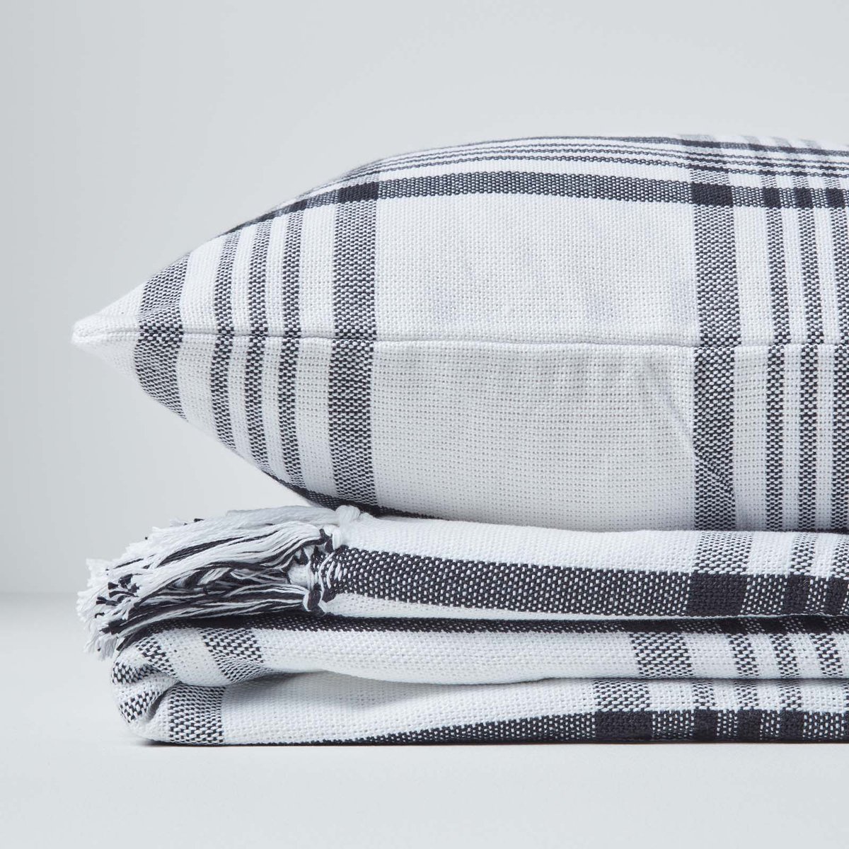 Homescapes Kussenhoes van zwart en wit tartan katoen 60 x 60 cm