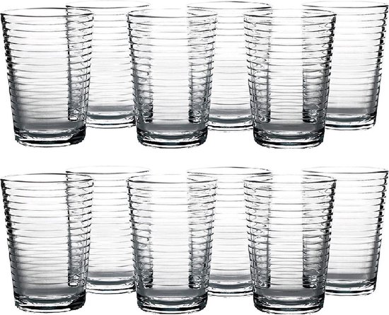 Een set van twaalf transparante, gestreepte drinkglazen van 200ml.