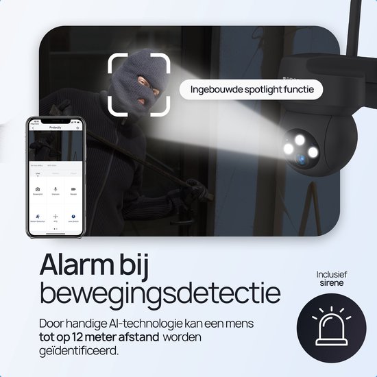 Zwarte Protectly camera met ingebouwde spotlight functie die een inbreker verlicht. Alarm bij bewegingsdetectie.