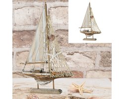 Zeilboot, naturel houtkleur /grijs/ wit , ca. 32cm hoog