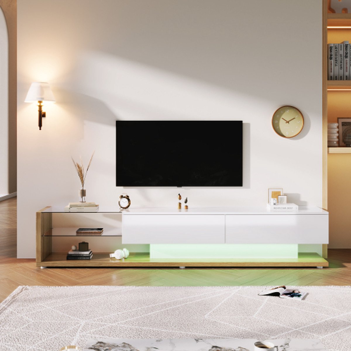 TV-kasten, lowboards, combinatie van hoogglans wit en houtkleuren. Glazen wanden en variabele LED-verlichting. Het combineert een natuurlijke landhuisstijl met modern design