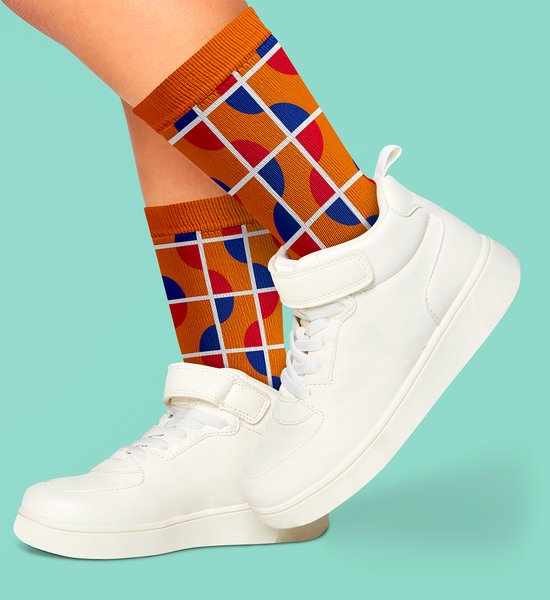 Silly Soles - Grappige Sokken Voetbal WK 2026 Oranje Cadeau - One Size Sokken met Tekst - Grappige Cadeaus voor Mannen & Dames - Verjaardag cadeau man en vrouw Socks - Geschenk Heren, Vader, Papa, Cadeautjes - Nederlandse vlag