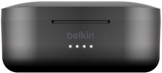 Gesloten zwarte Belkin oplaadcase met vier batterij-indicatielampjes.