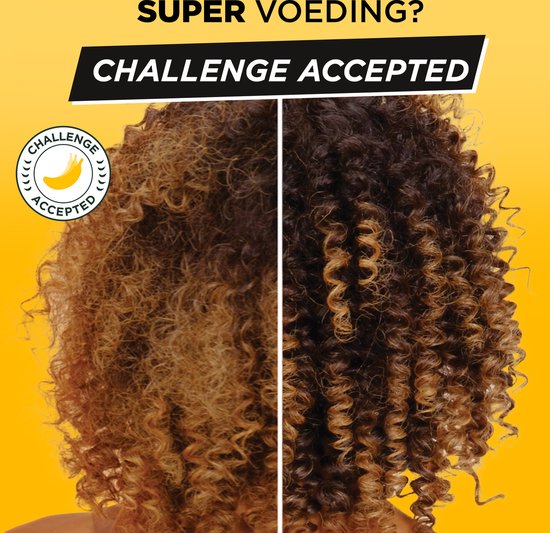 Photo avant et après de cheveux bouclés ayant reçu une Super Nutrition. Logo "Challenge Accepted" avec une banane.